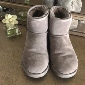 Ugg women’s short boots